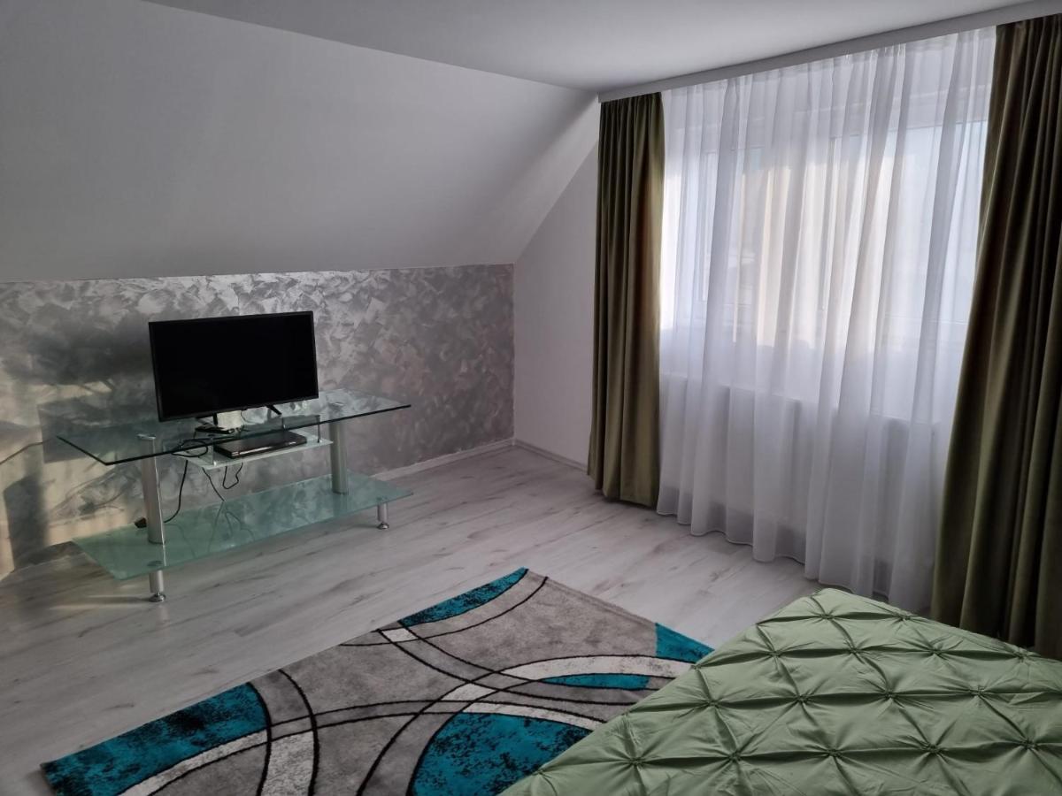 Izabella Guest House Săcele Dış mekan fotoğraf