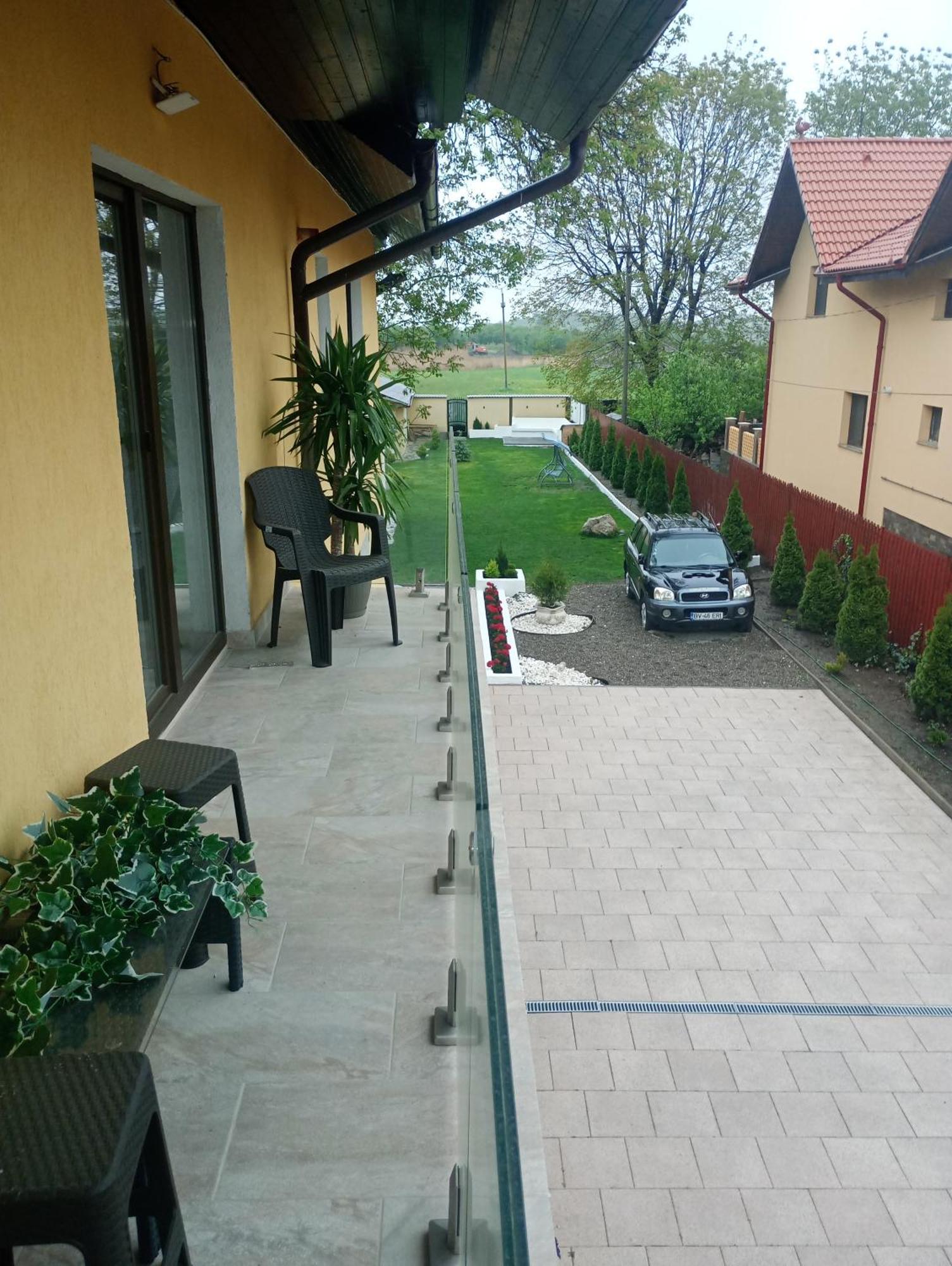 Izabella Guest House Săcele Dış mekan fotoğraf